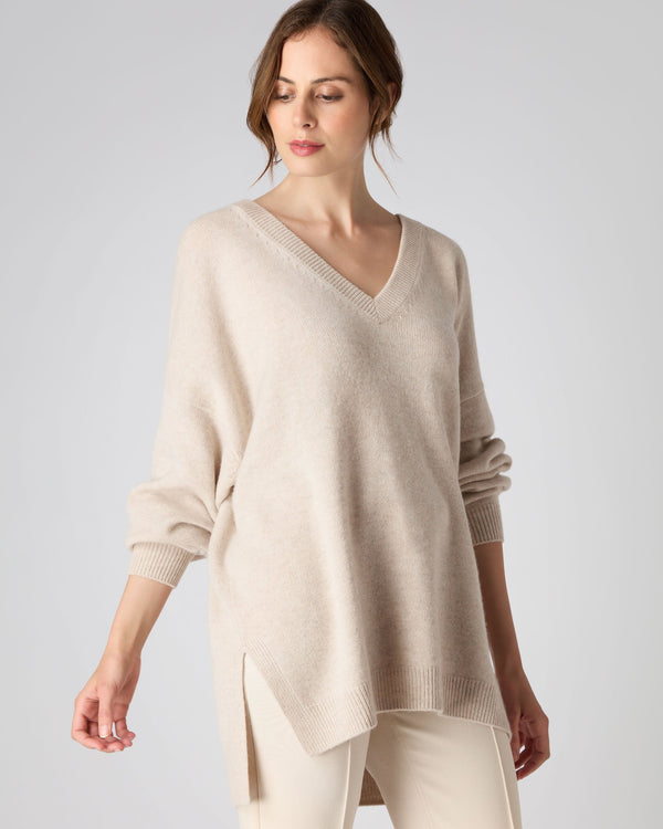 N.Peal Women's Oversized V Neck Cashmere Sweater Heather Beige Brown