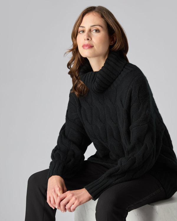 Women's Chunky Cable Turtle Neck Cashmere Sweater Black