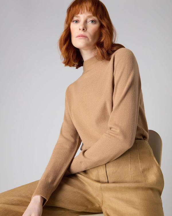N.Peal Women's Funnel Neck Cashmere Sweater Sahara Brown