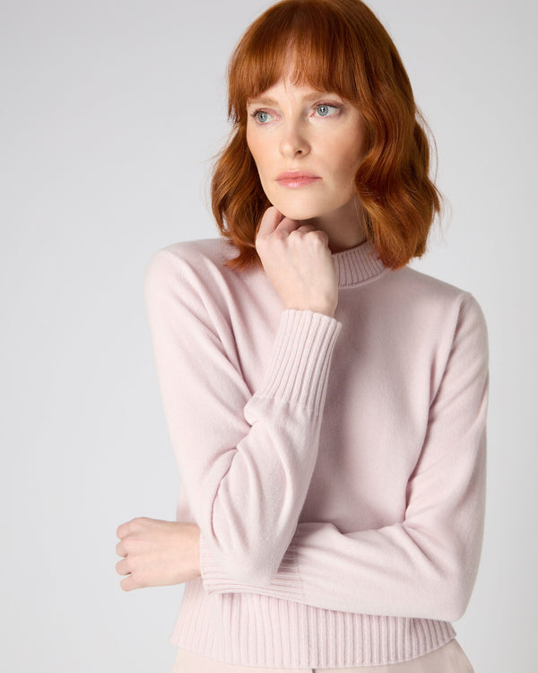 N.Peal Women's Crop Fitted Cashmere Sweater Quartz Pink
