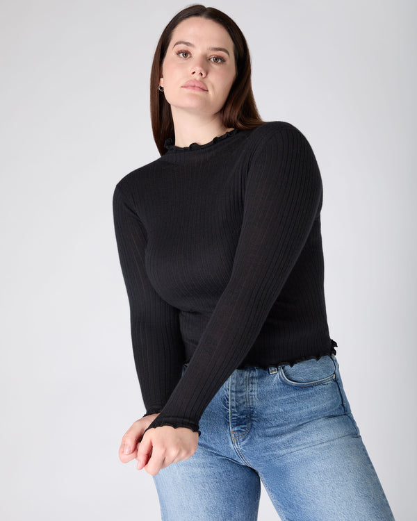 N.Peal The Peony Lim Scalloped Edge Top Black