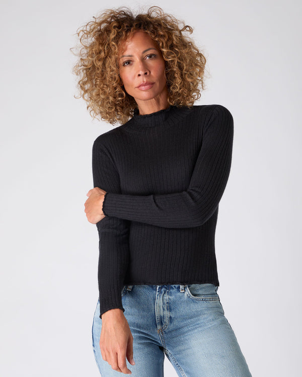 N.Peal The Peony Lim Scalloped Edge Top Black